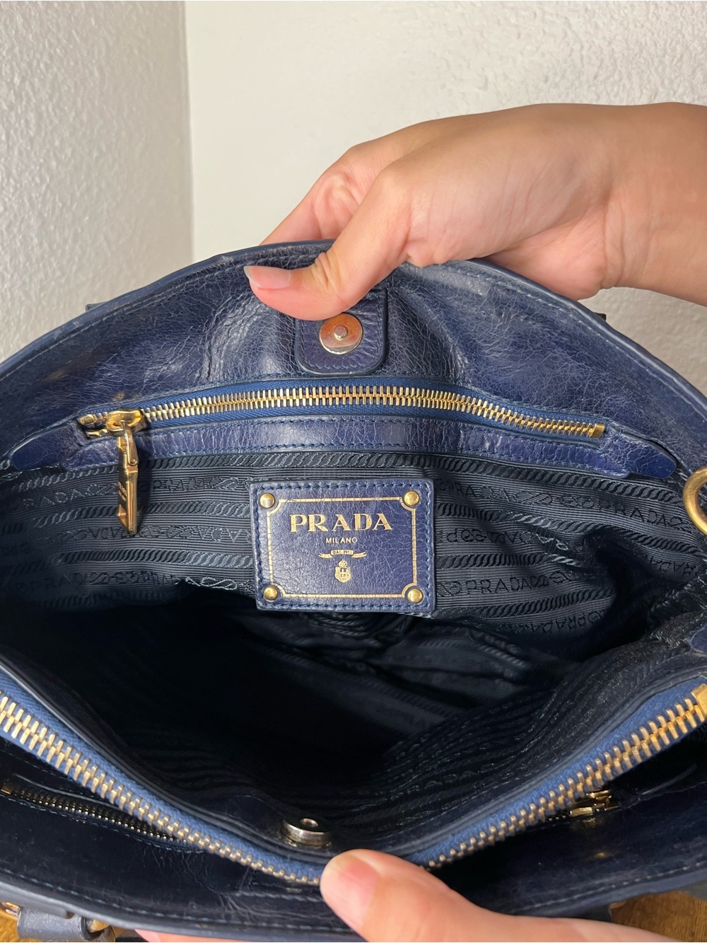 Prada Vitello satchel Galleria style bag - Picture 10 of 12